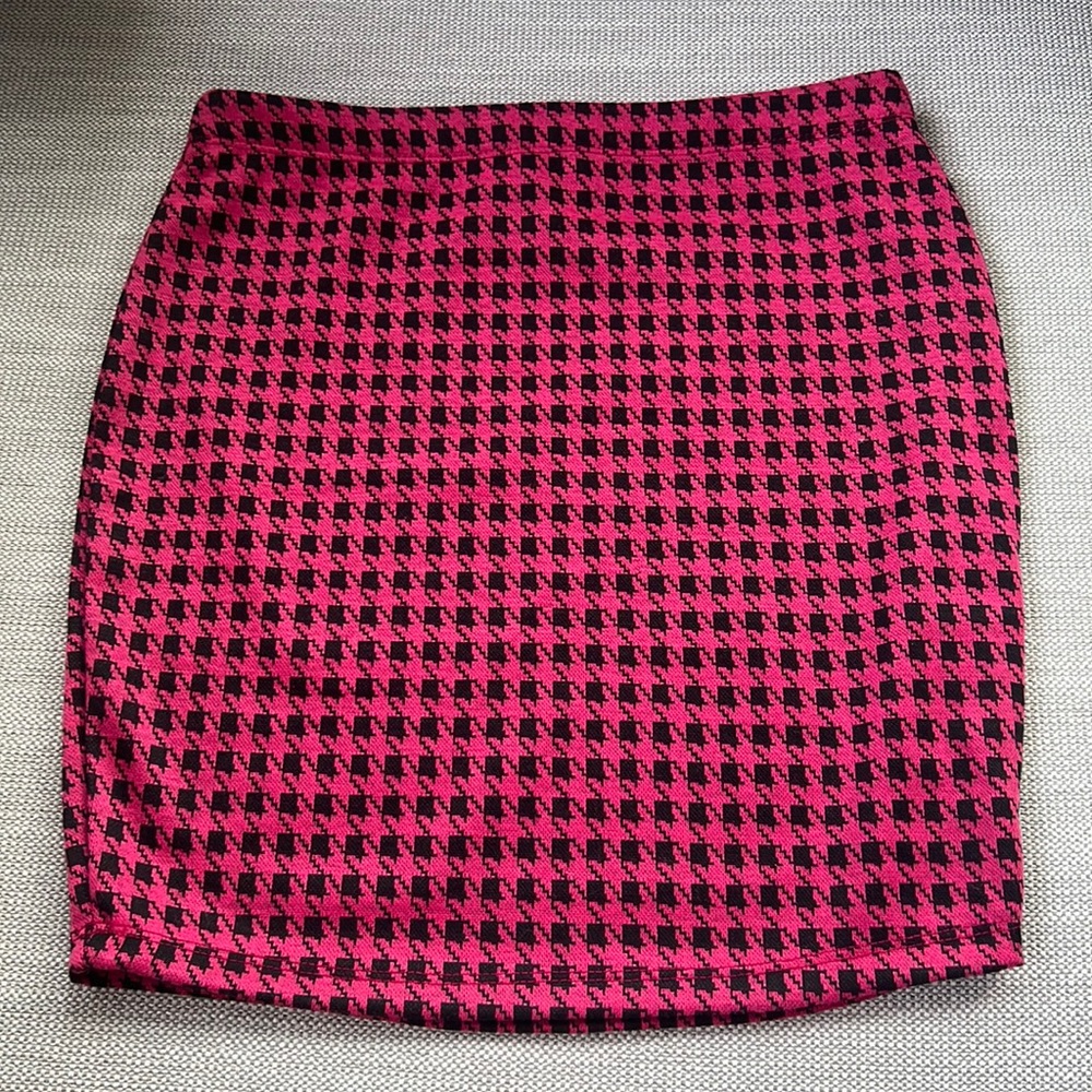 NWOT BARBIECORE Mini Skirt 🩷